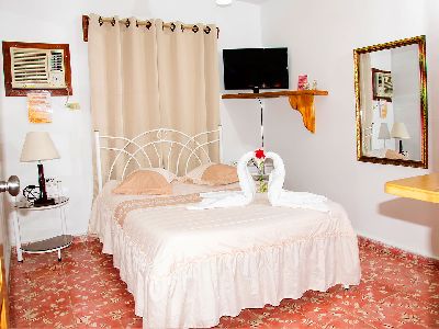 Hostal Ciro y Lourdes1